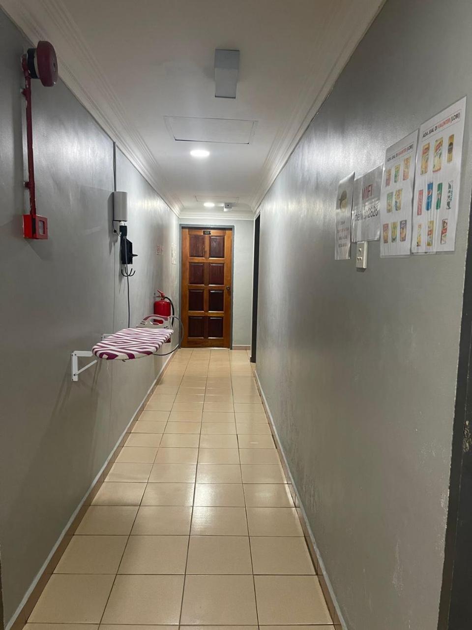 Oyo 90914 Hotel Mei Wah Kampong Selanchor ภายนอก รูปภาพ